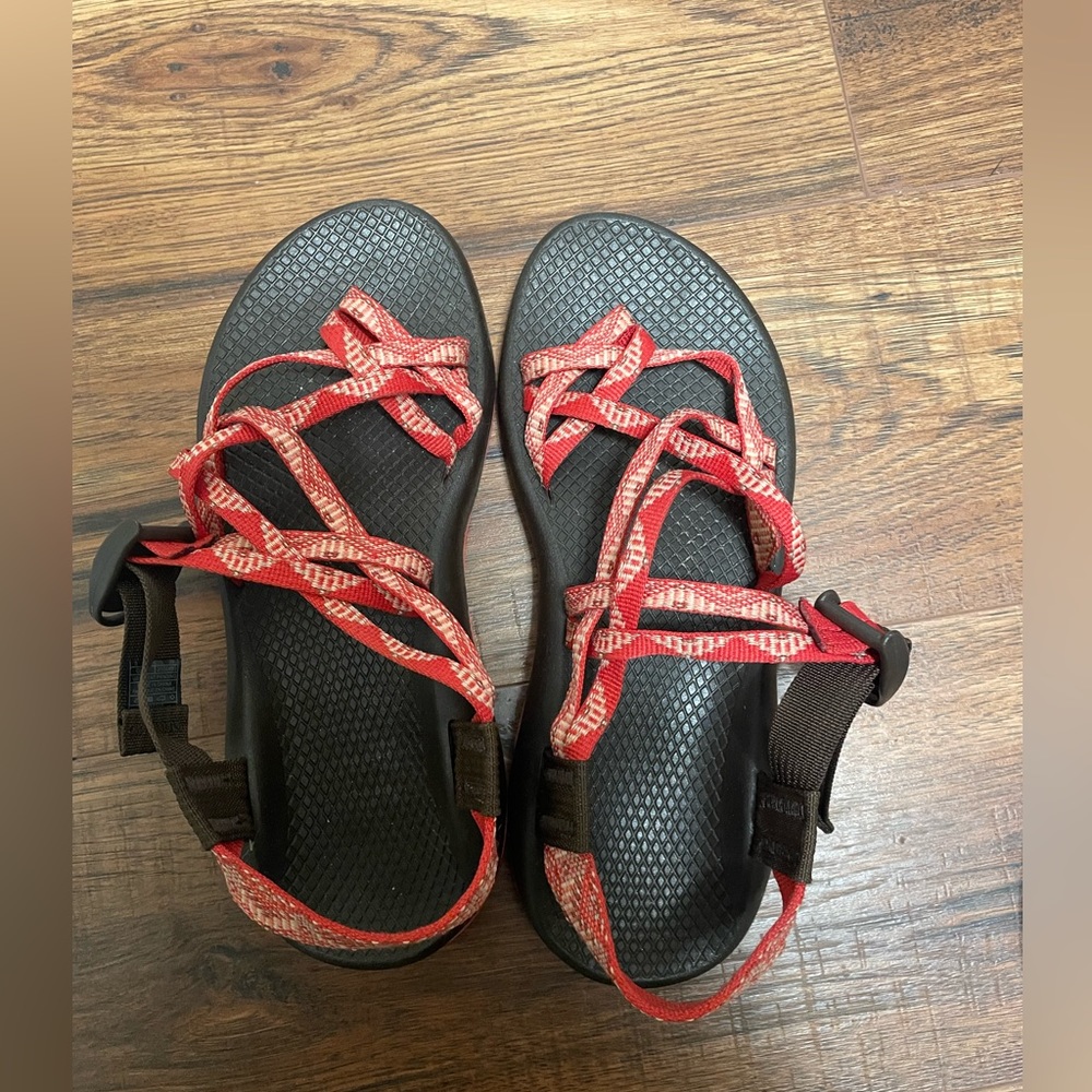 Chaco Women’s Sandal ZX2 - Pink size 8